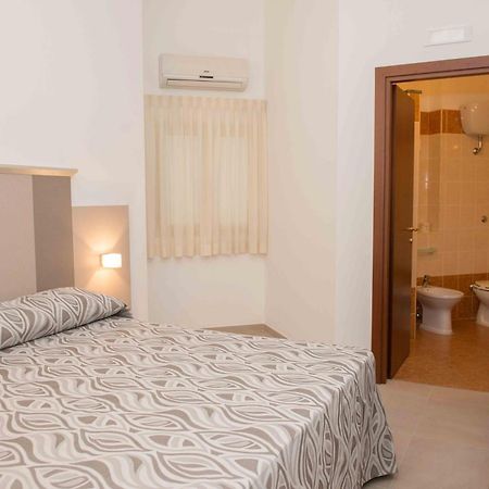 Hotel La Caravella Вьесте Экстерьер фото