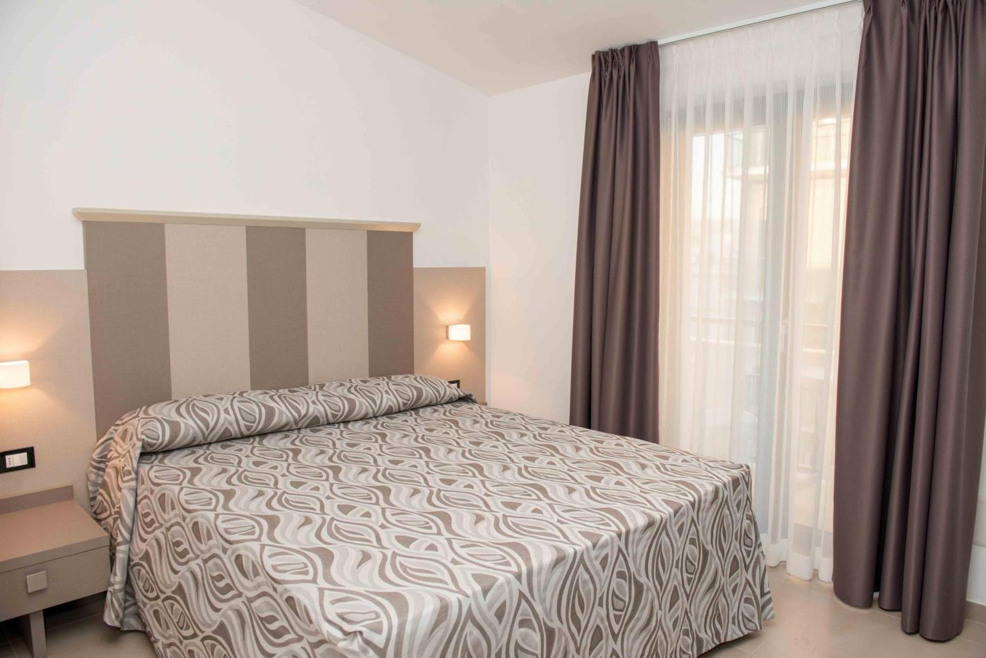 Hotel La Caravella Вьесте Номер фото