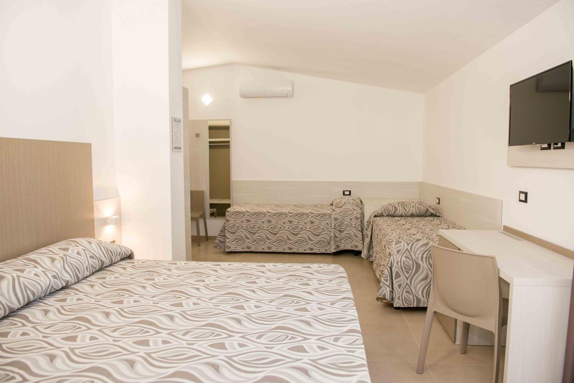 Hotel La Caravella Вьесте Номер фото