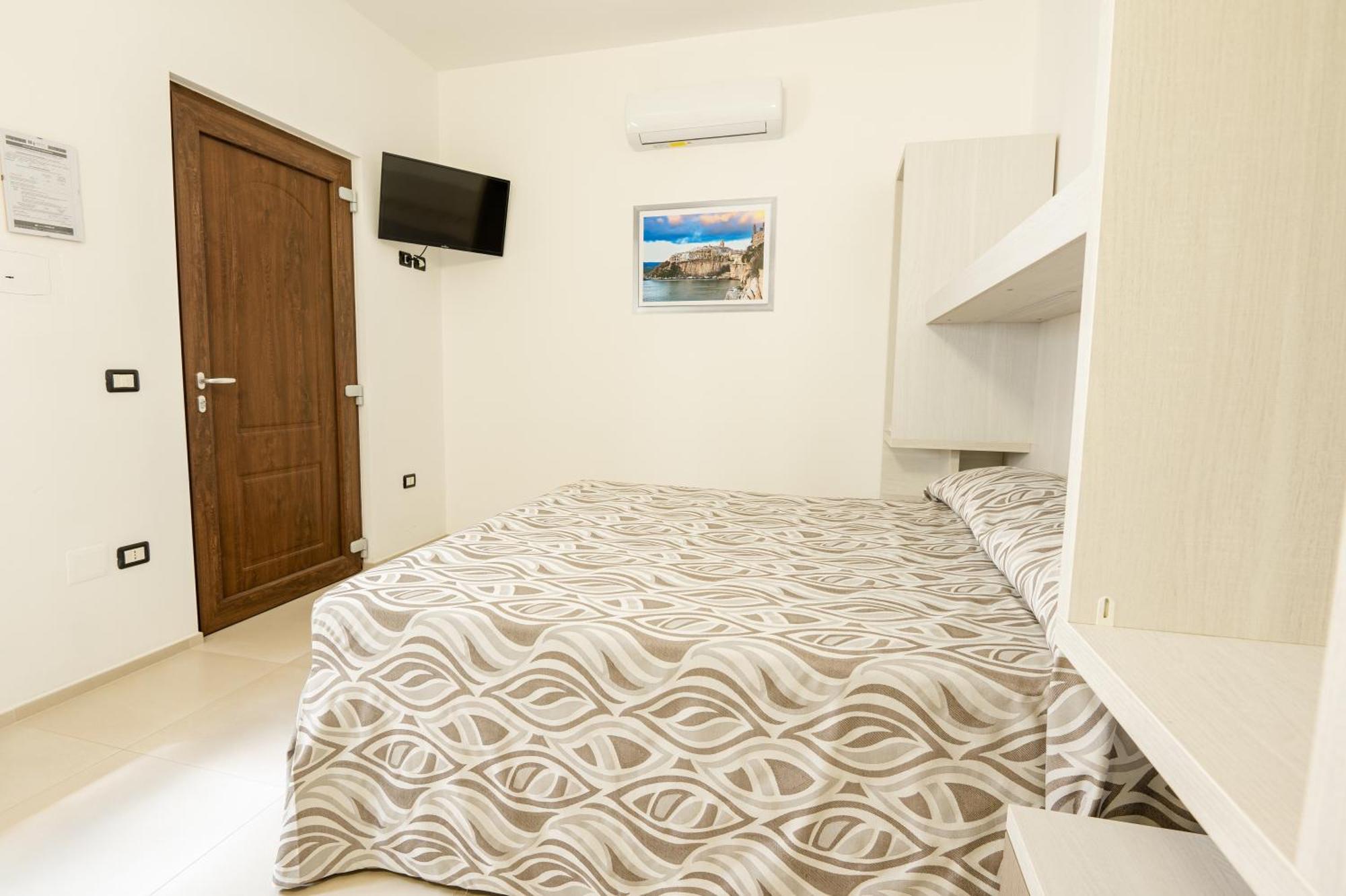 Hotel La Caravella Вьесте Номер фото