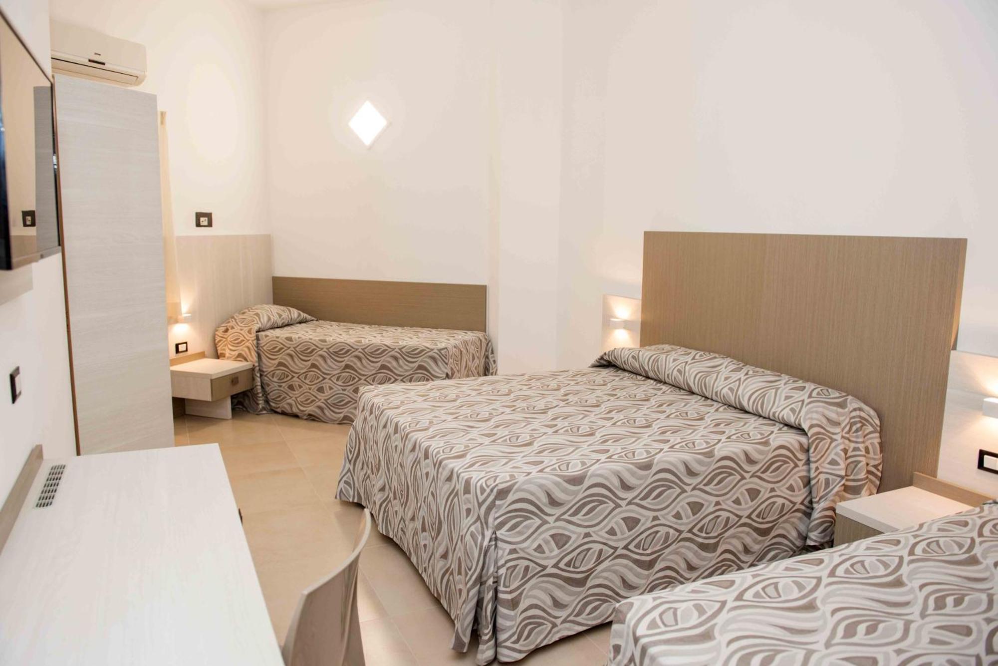 Hotel La Caravella Вьесте Номер фото