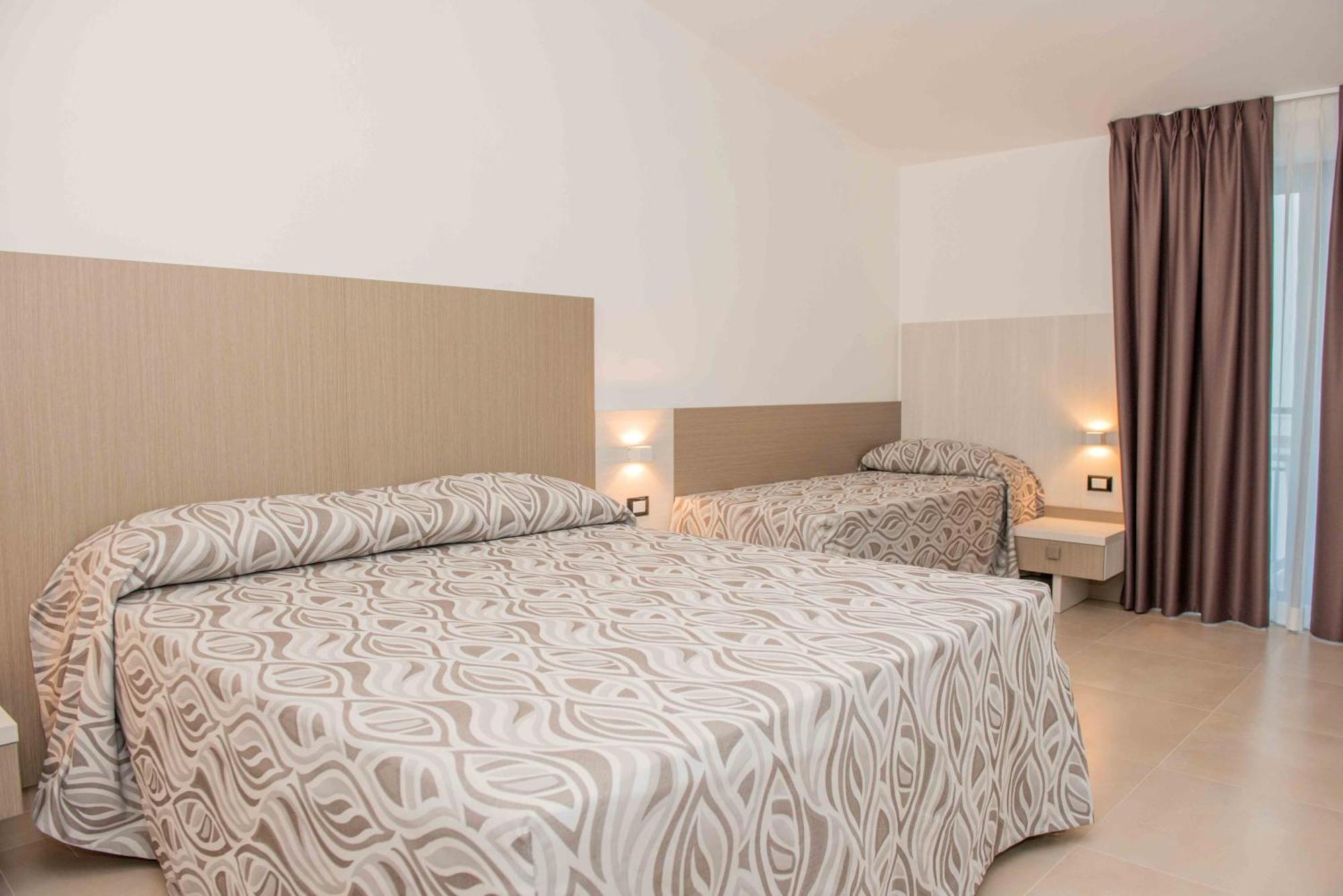 Hotel La Caravella Вьесте Номер фото
