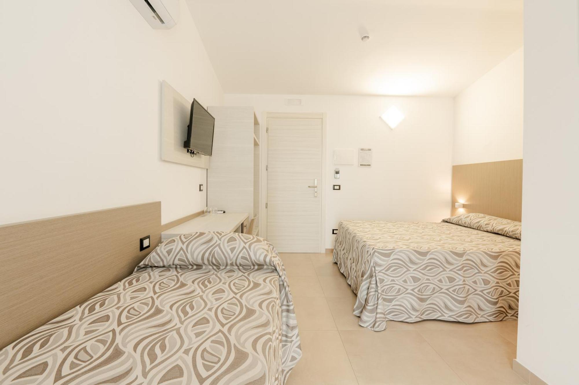 Hotel La Caravella Вьесте Номер фото