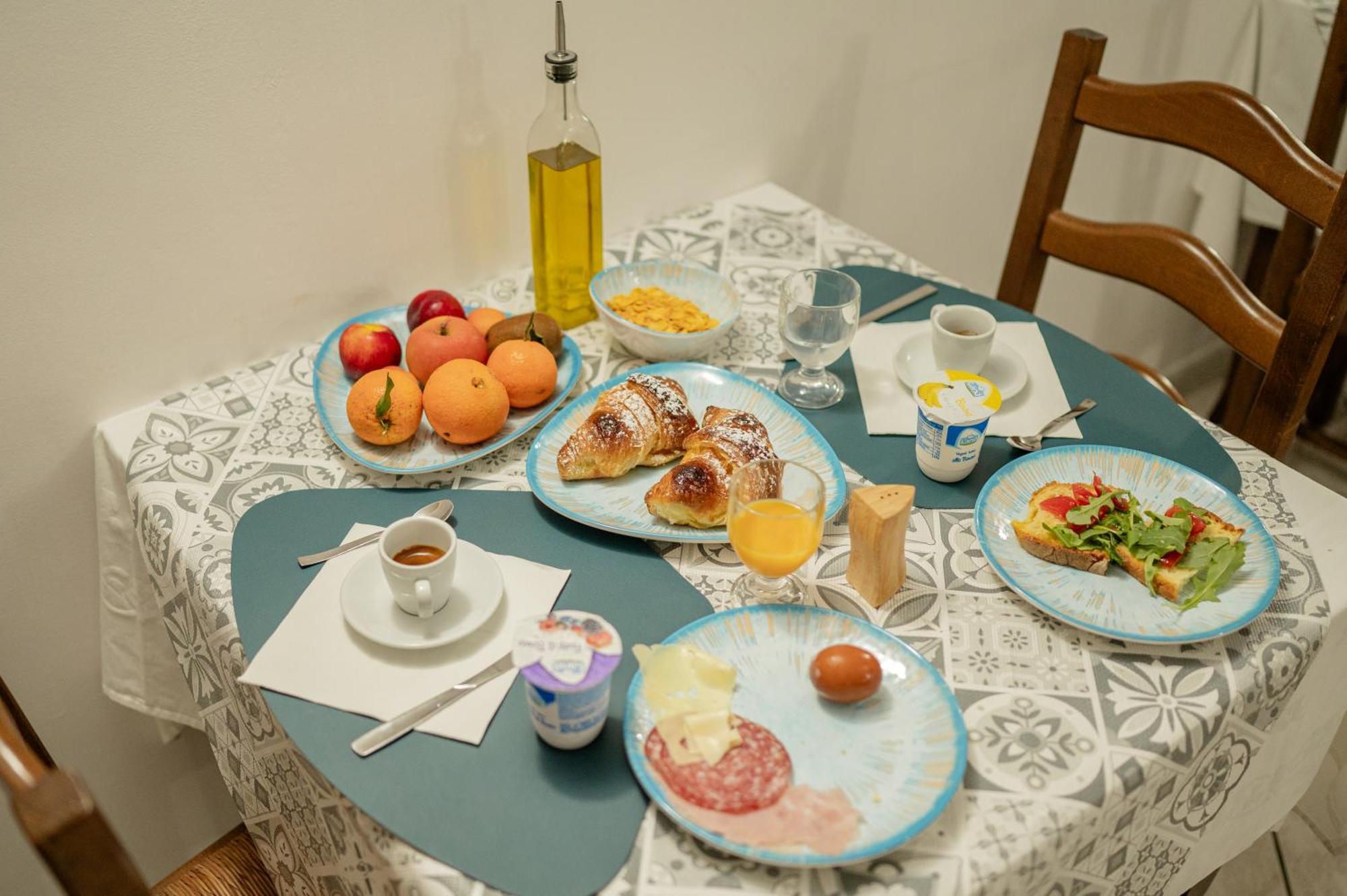 Hotel La Caravella Вьесте Экстерьер фото