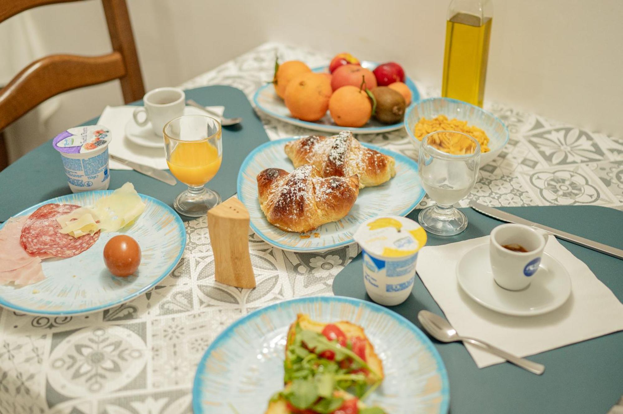Hotel La Caravella Вьесте Экстерьер фото